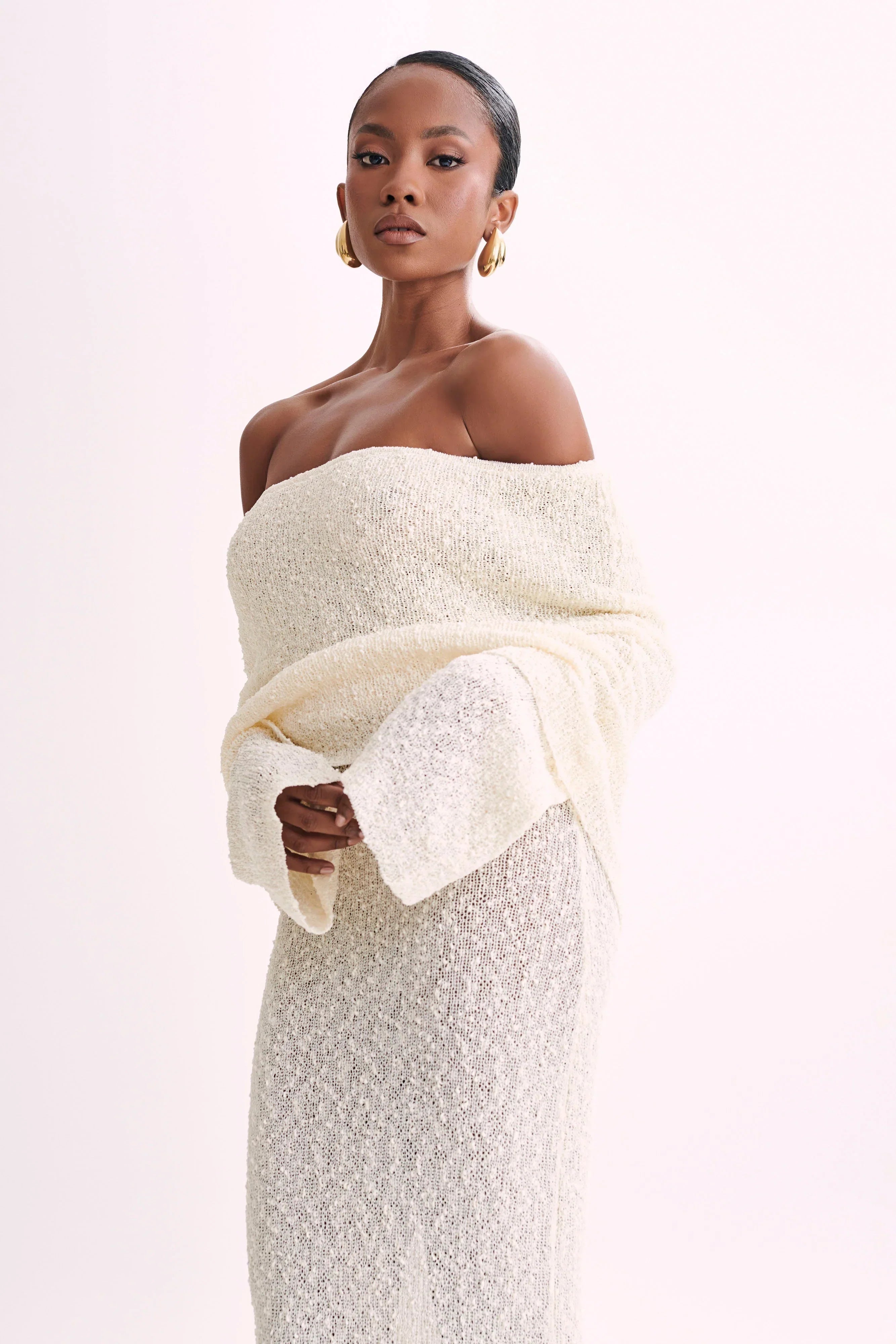 MELISSA | OFF-SHOULDER BOUCLÉ MAXIKJOLE