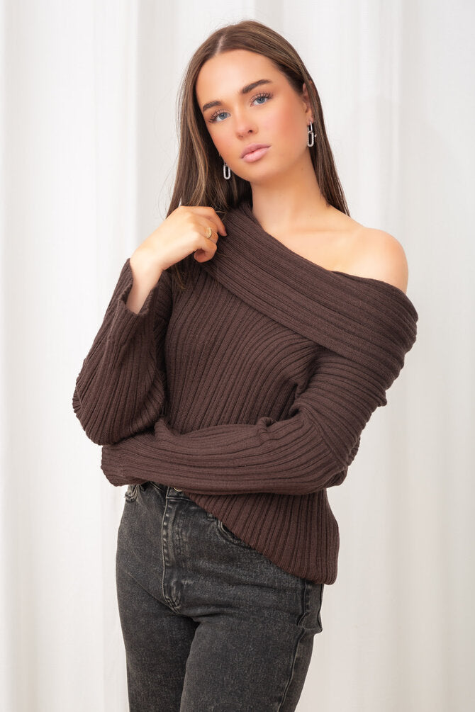 LIV | OFF-SHOULDER GENSER